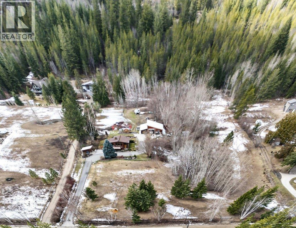 571 60 Street SW, Salmon Arm