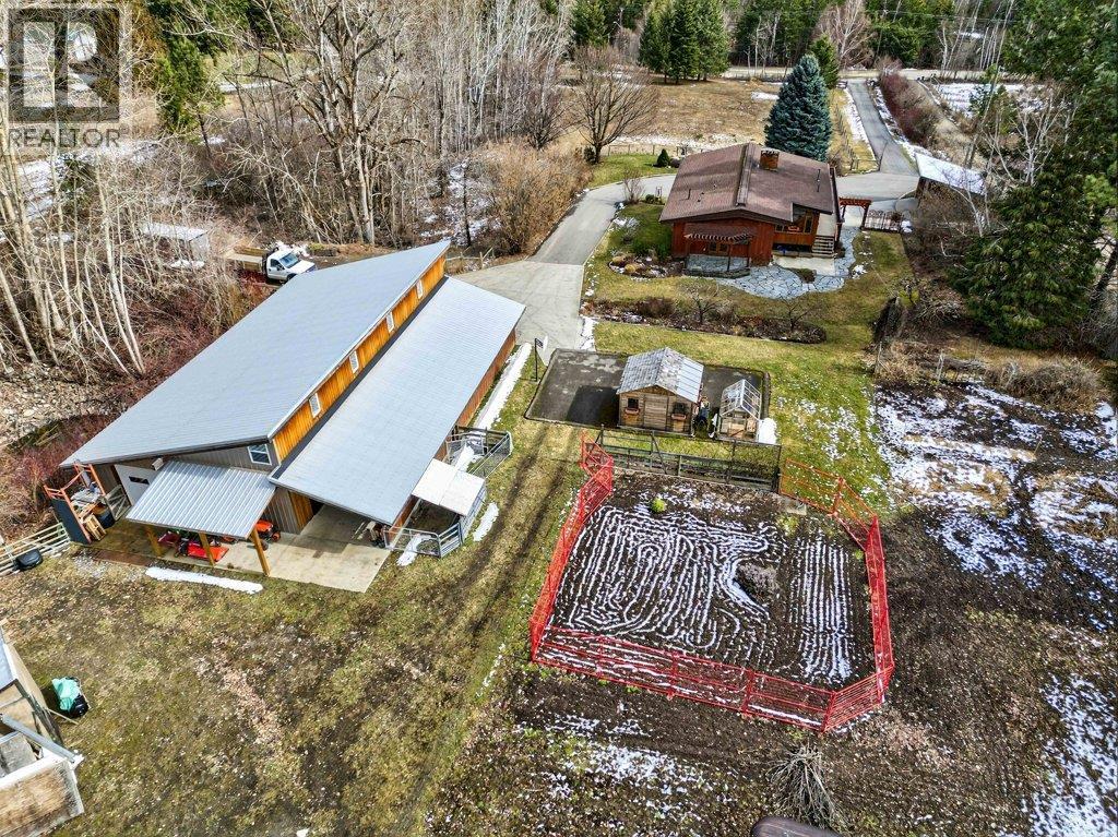 571 60 Street SW, Salmon Arm