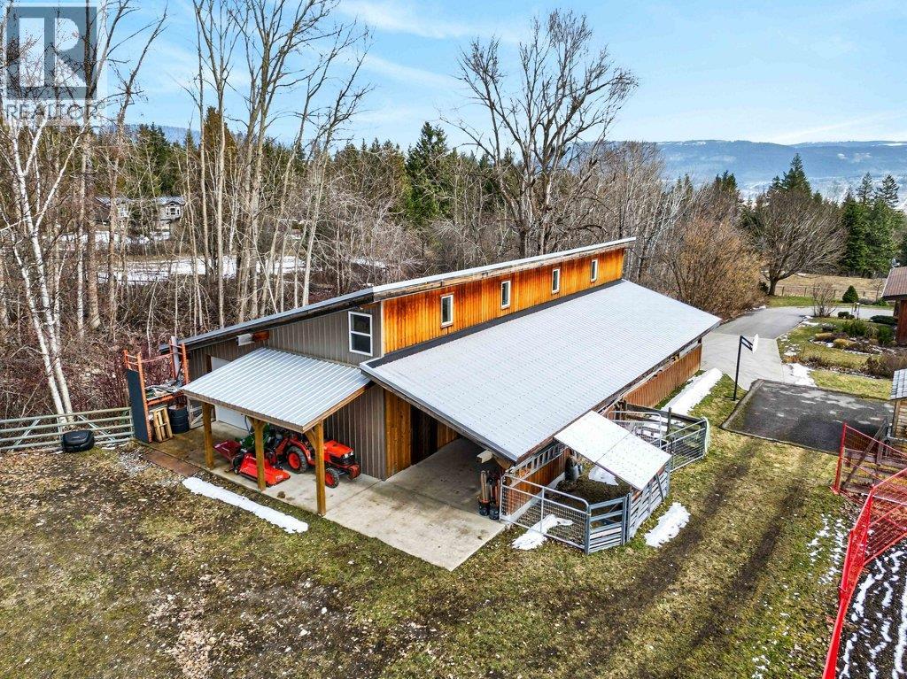 571 60 Street SW, Salmon Arm