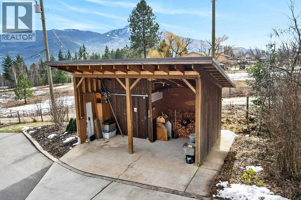 571 60 Street SW, Salmon Arm