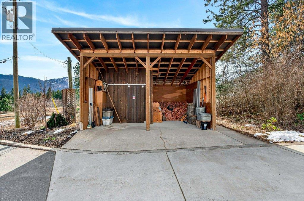 571 60 Street SW, Salmon Arm