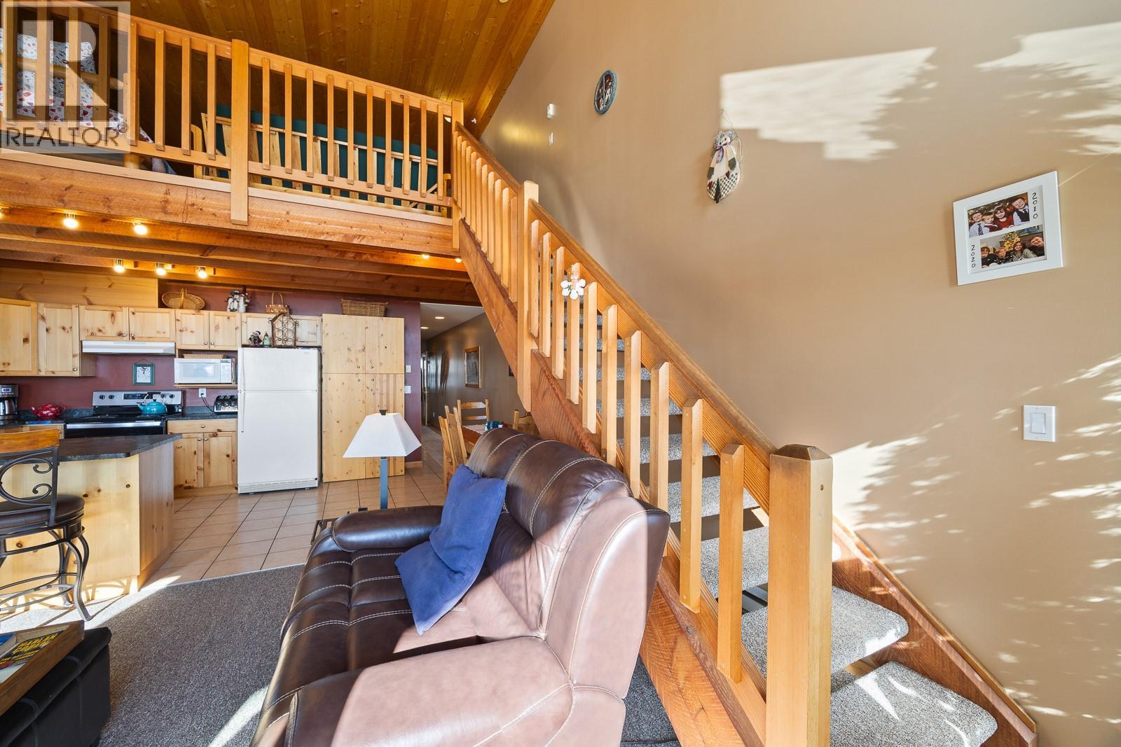 5825 Snow Pines Way Unit# A, Big White