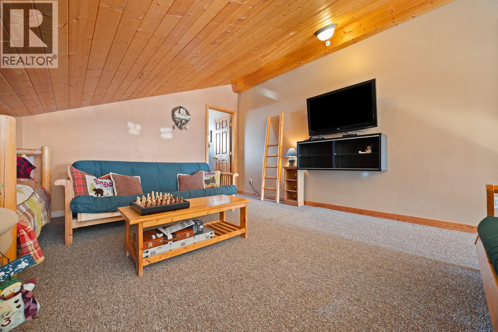 5825 Snow Pines Way Unit# A, Big White