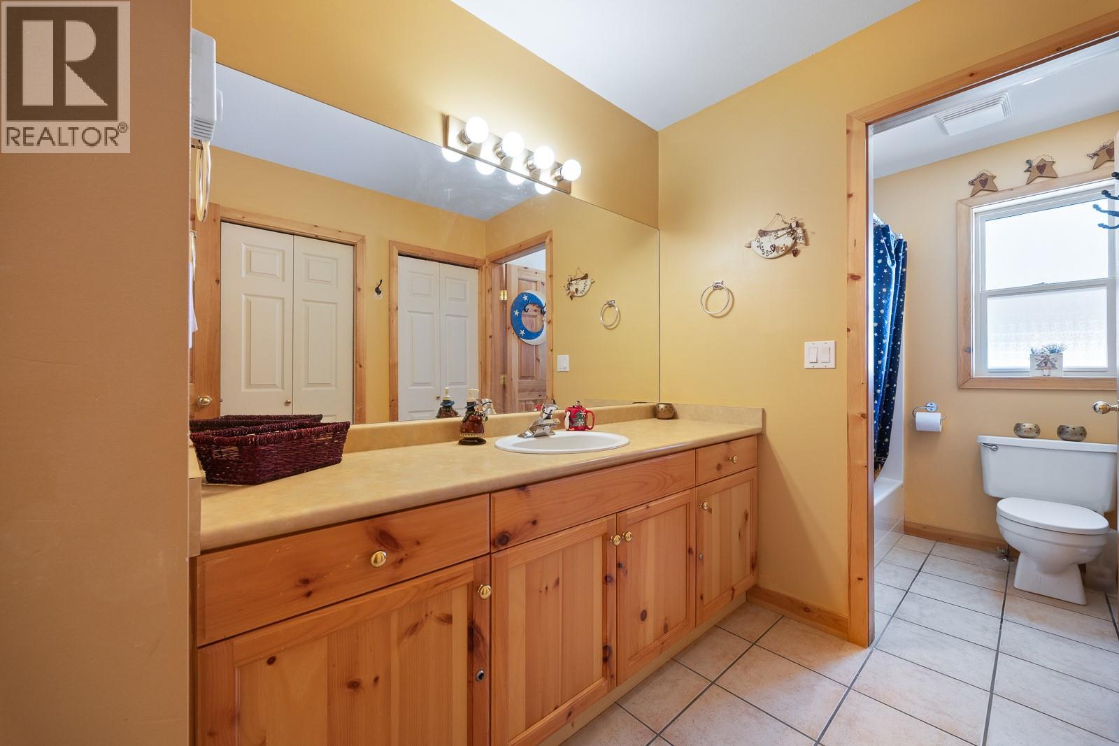 5825 Snow Pines Way Unit# A, Big White