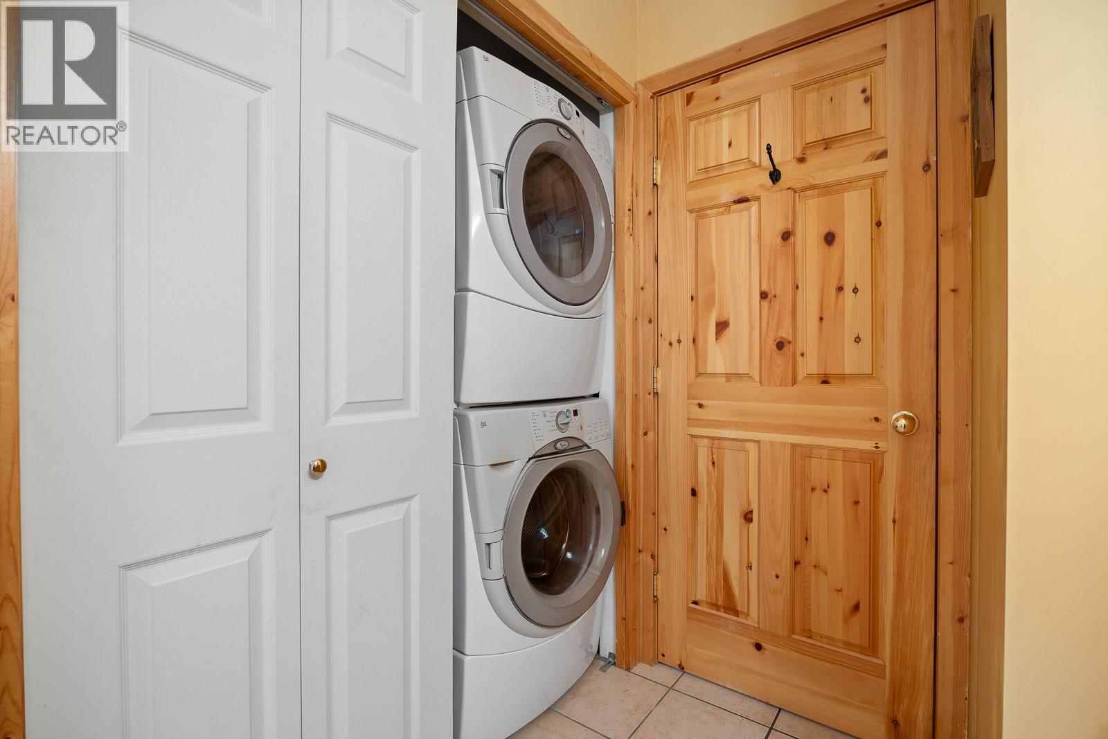 5825 Snow Pines Way Unit# A, Big White