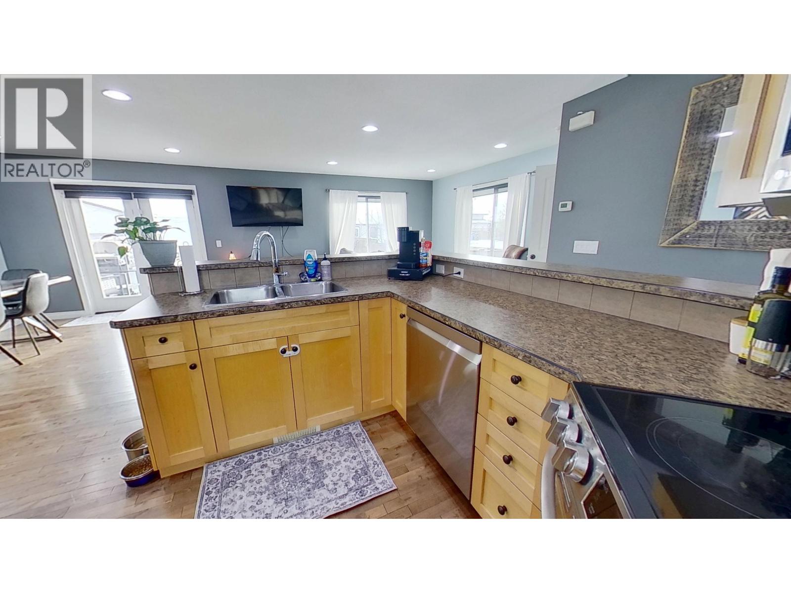 8739 113 AVENUE - 14