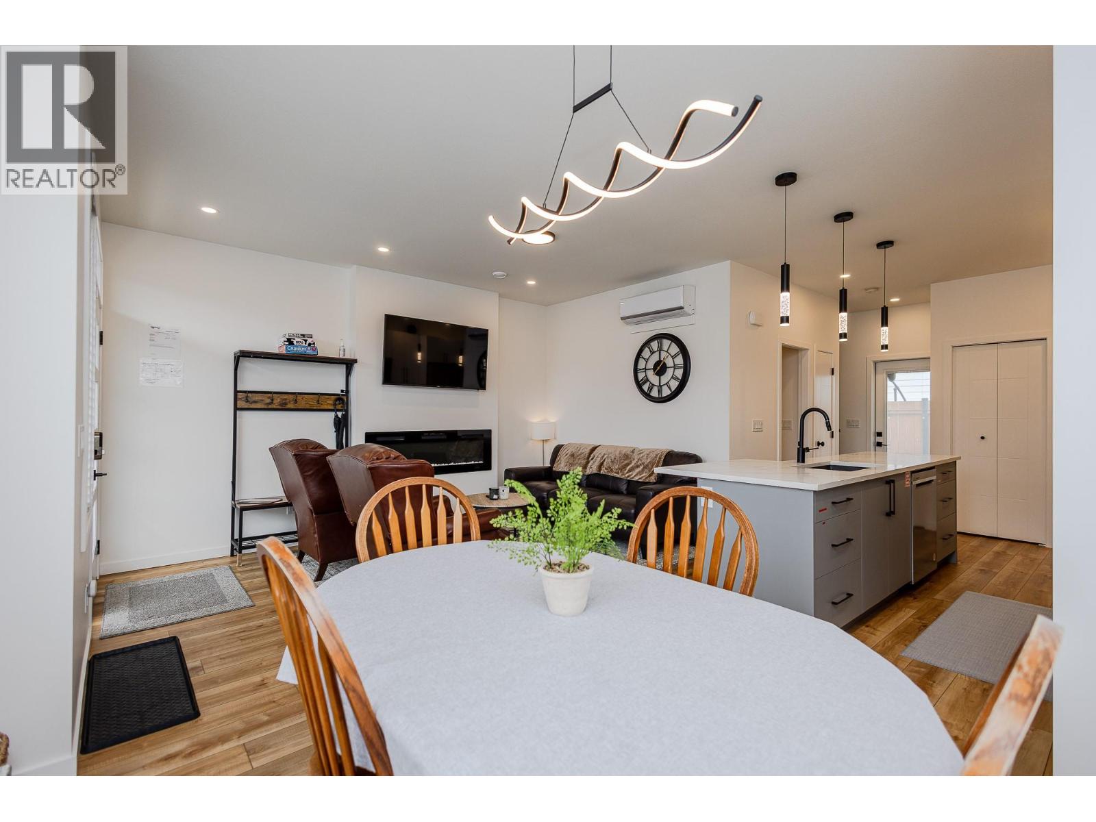 #104 169 Maple Street - 4