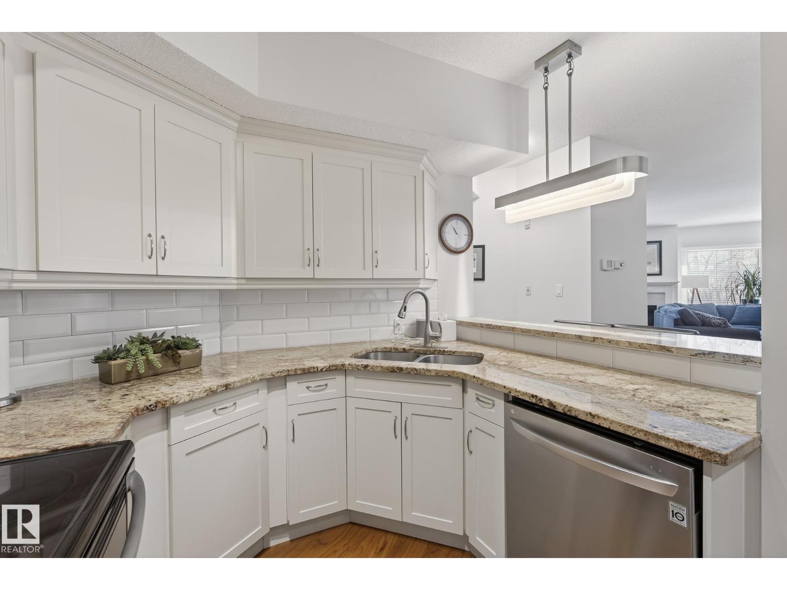 #307 10108 125 ST NW - 14