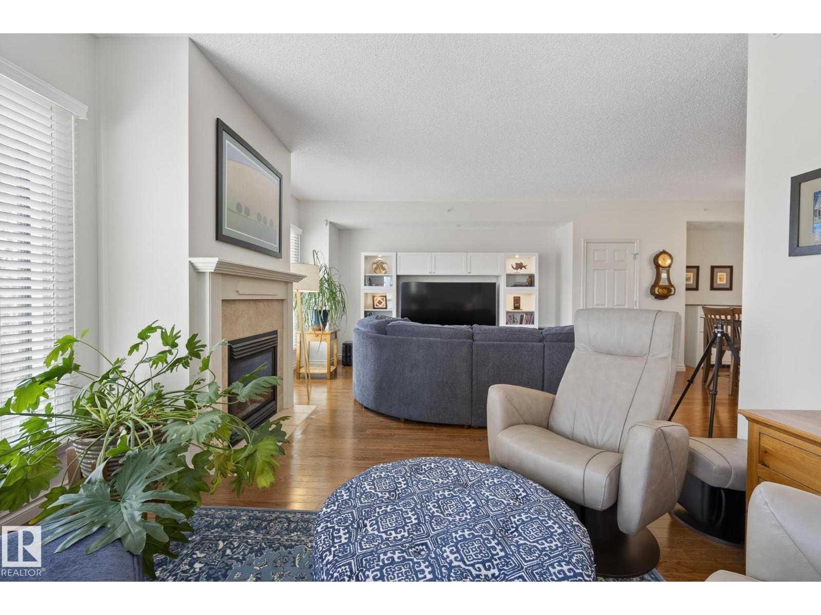 #307 10108 125 ST NW - 27