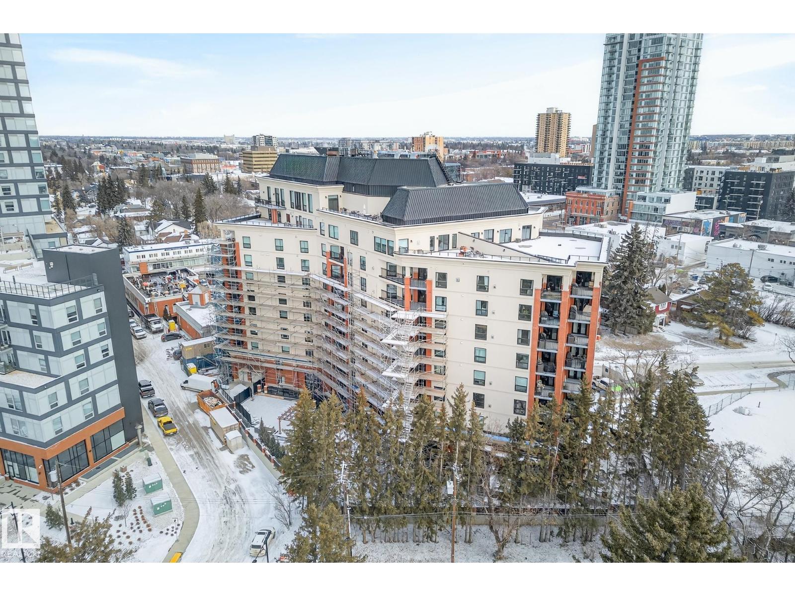 #307 10108 125 ST NW - 45