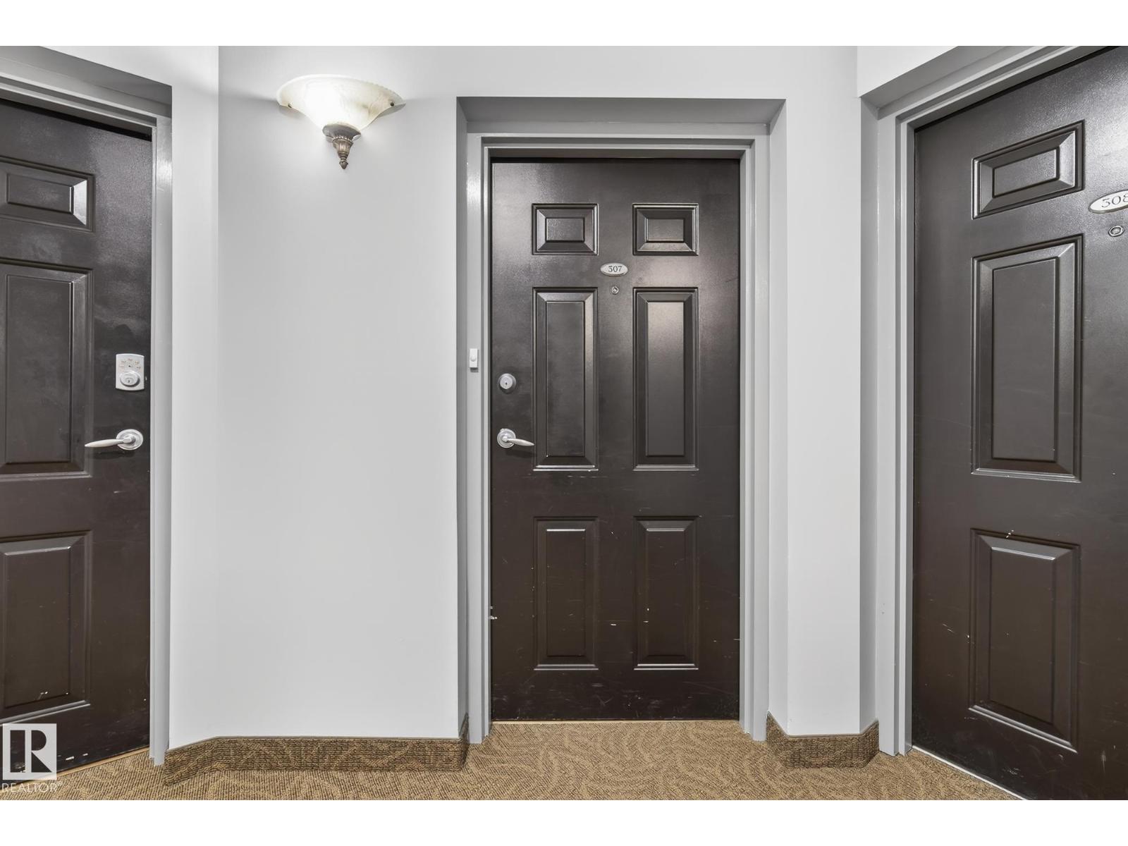 #307 10108 125 ST NW - 5
