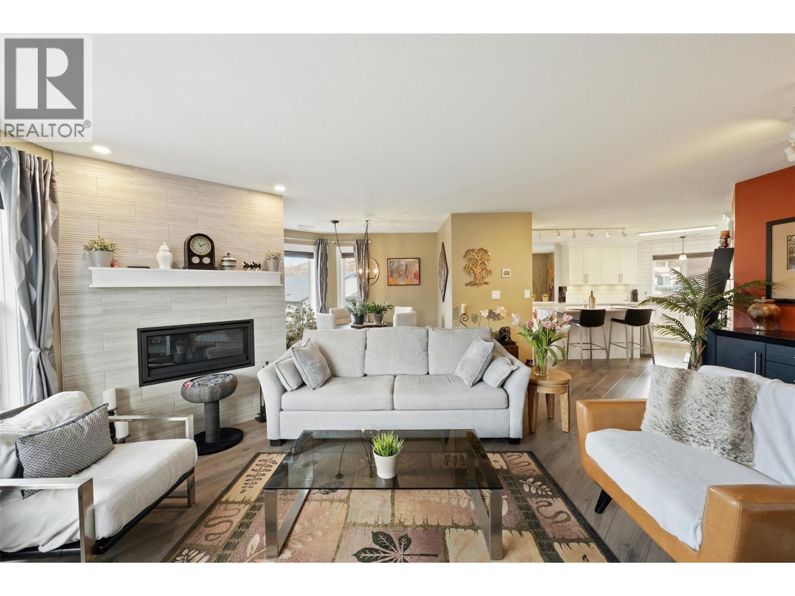 6514 MEADOWS Drive Unit# 9, Oliver