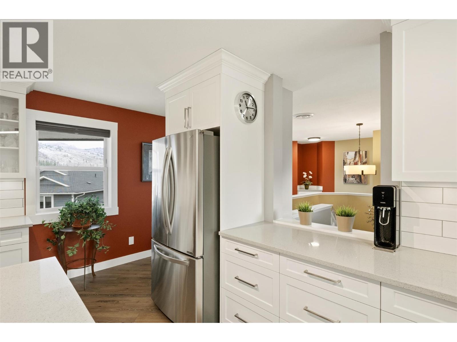 6514 MEADOWS Drive Unit# 9, Oliver