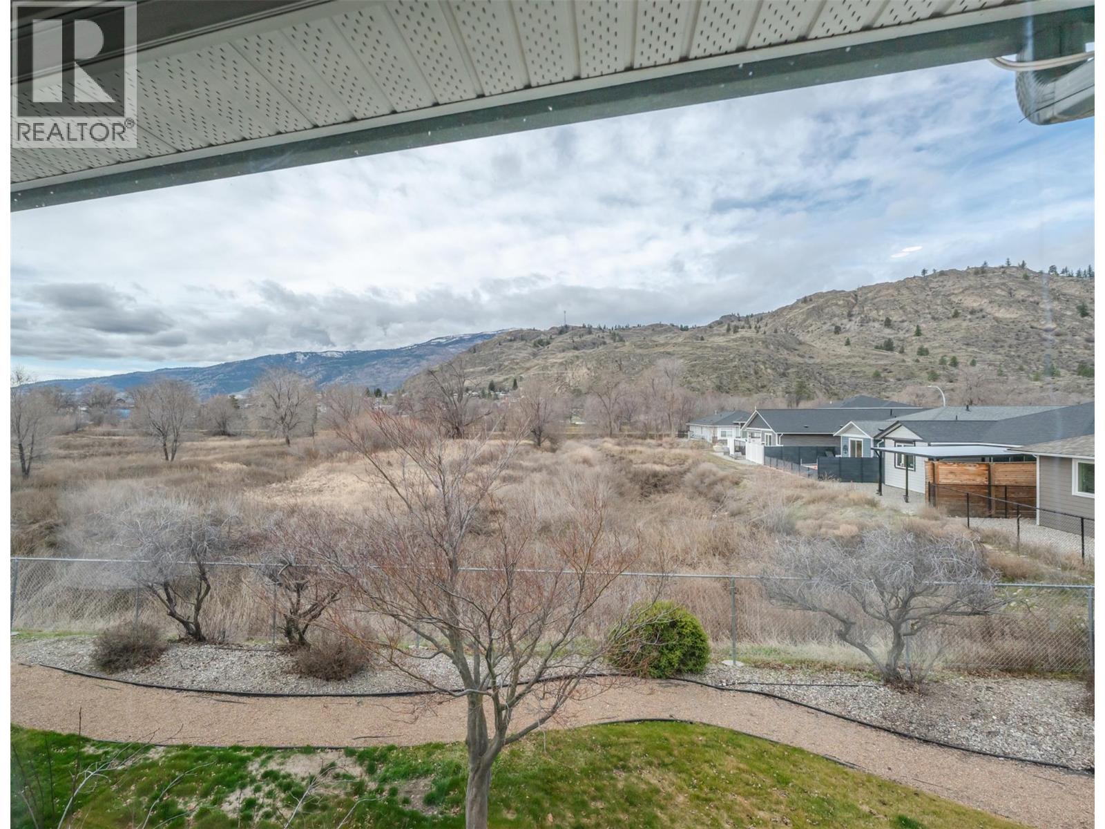 6514 MEADOWS Drive Unit# 9, Oliver