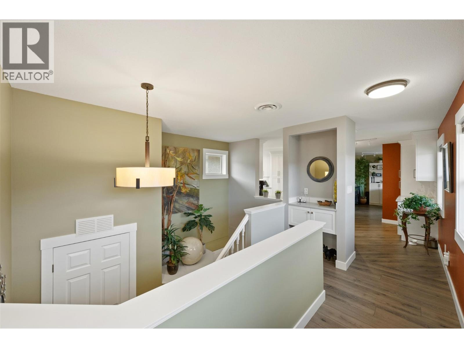 6514 MEADOWS Drive Unit# 9, Oliver