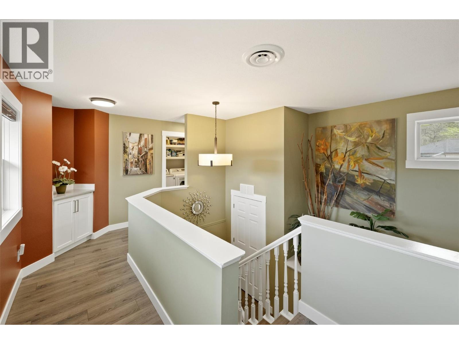 6514 MEADOWS Drive Unit# 9, Oliver