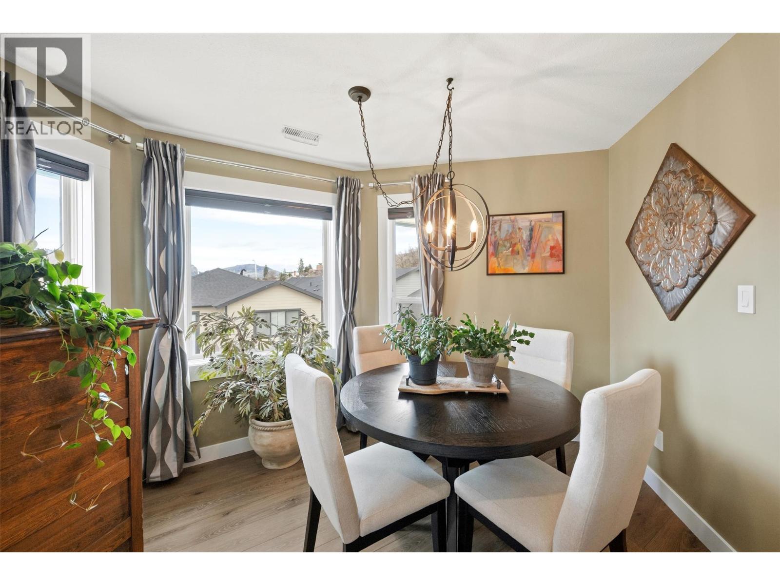 6514 MEADOWS Drive Unit# 9, Oliver