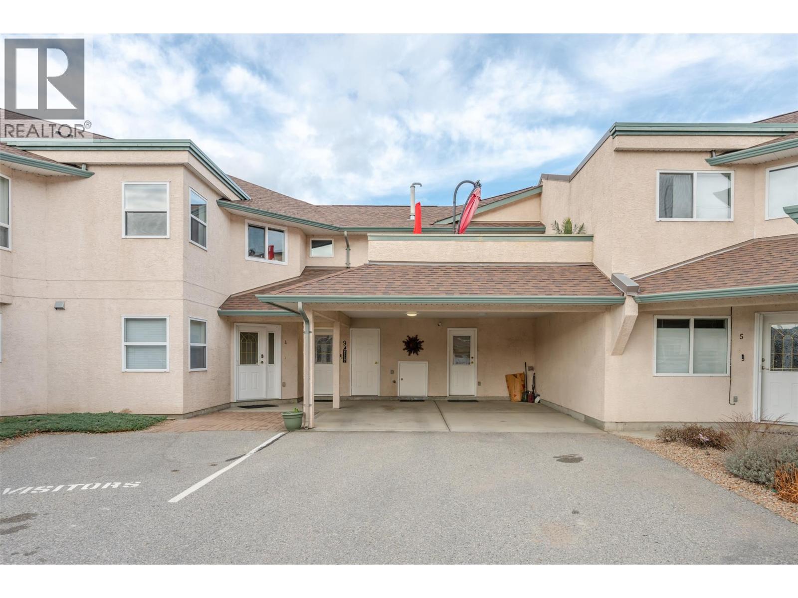 6514 MEADOWS Drive Unit# 9, Oliver