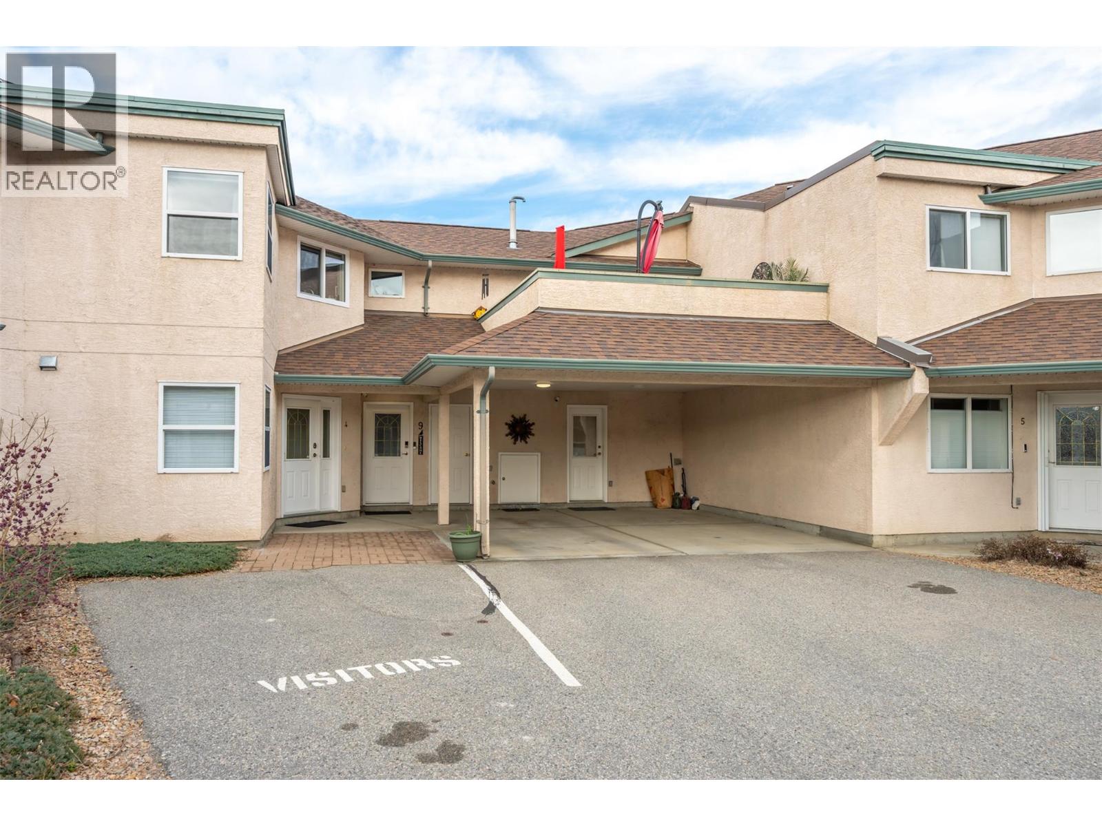 6514 MEADOWS Drive Unit# 9, Oliver