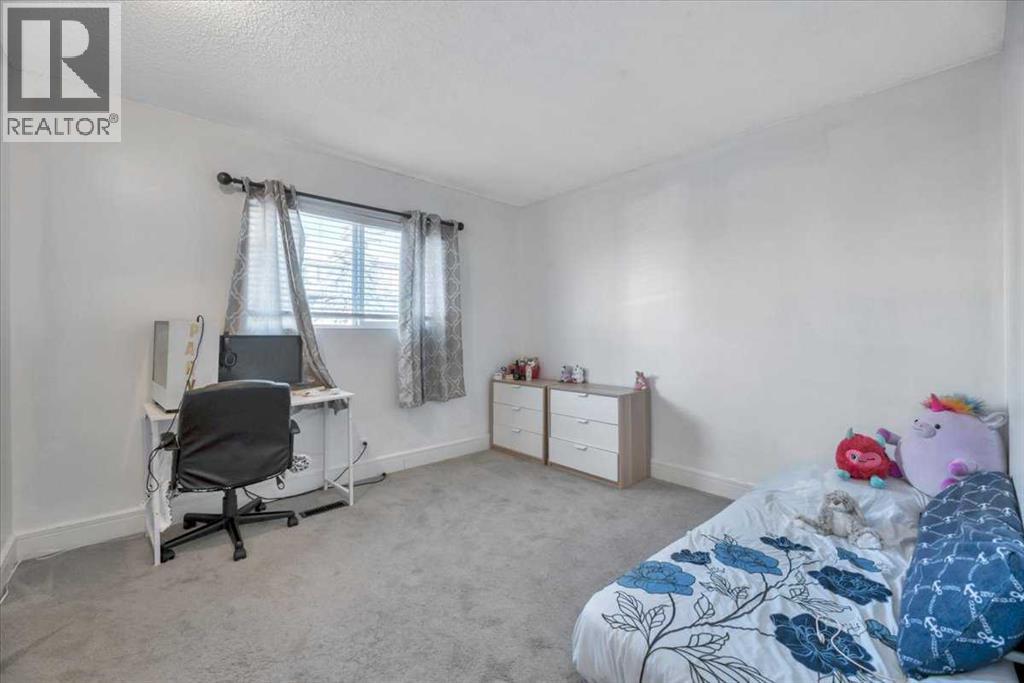 Single Family House Bungalow for Sale in  Castlepark Way NE Castleridge Calgary 