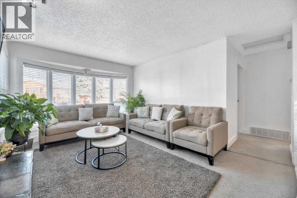 Single Family House Bungalow for Sale in  Castlepark Way NE Castleridge Calgary 