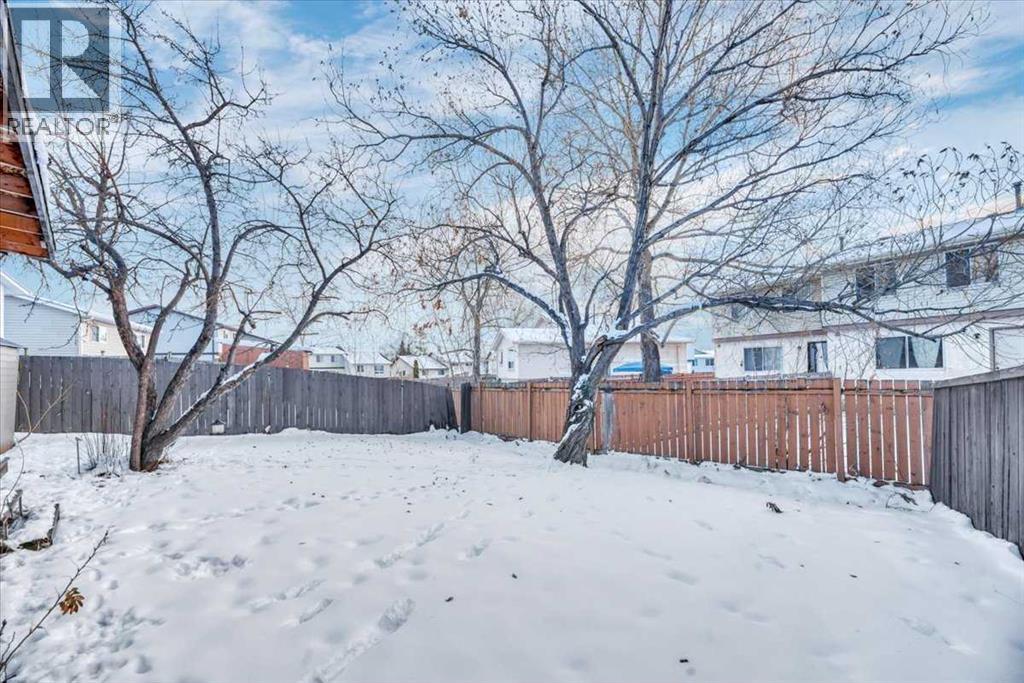 Single Family House Bungalow for Sale in  Castlepark Way NE Castleridge Calgary 