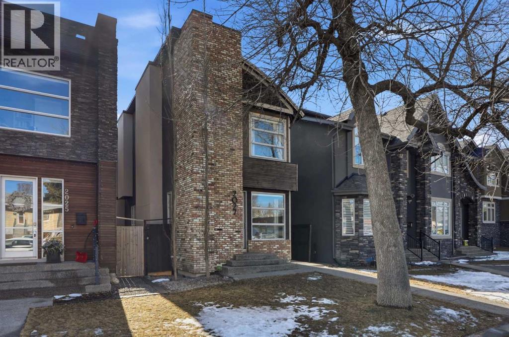 Single Family House for Sale in   Avenue SW Altadore Calgary 