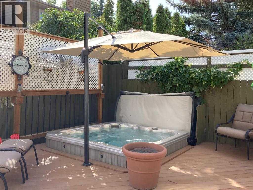 Single Family House for Sale in  Midpark Gardens SE Midnapore Calgary 