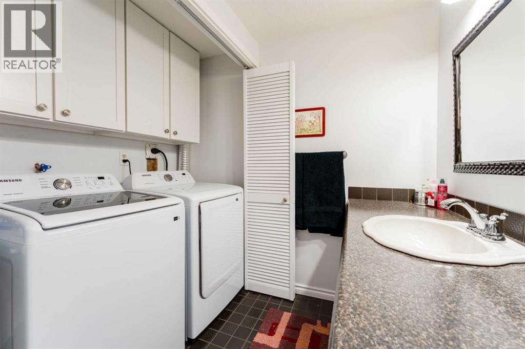 Single Family House for Sale in  Midpark Gardens SE Midnapore Calgary 