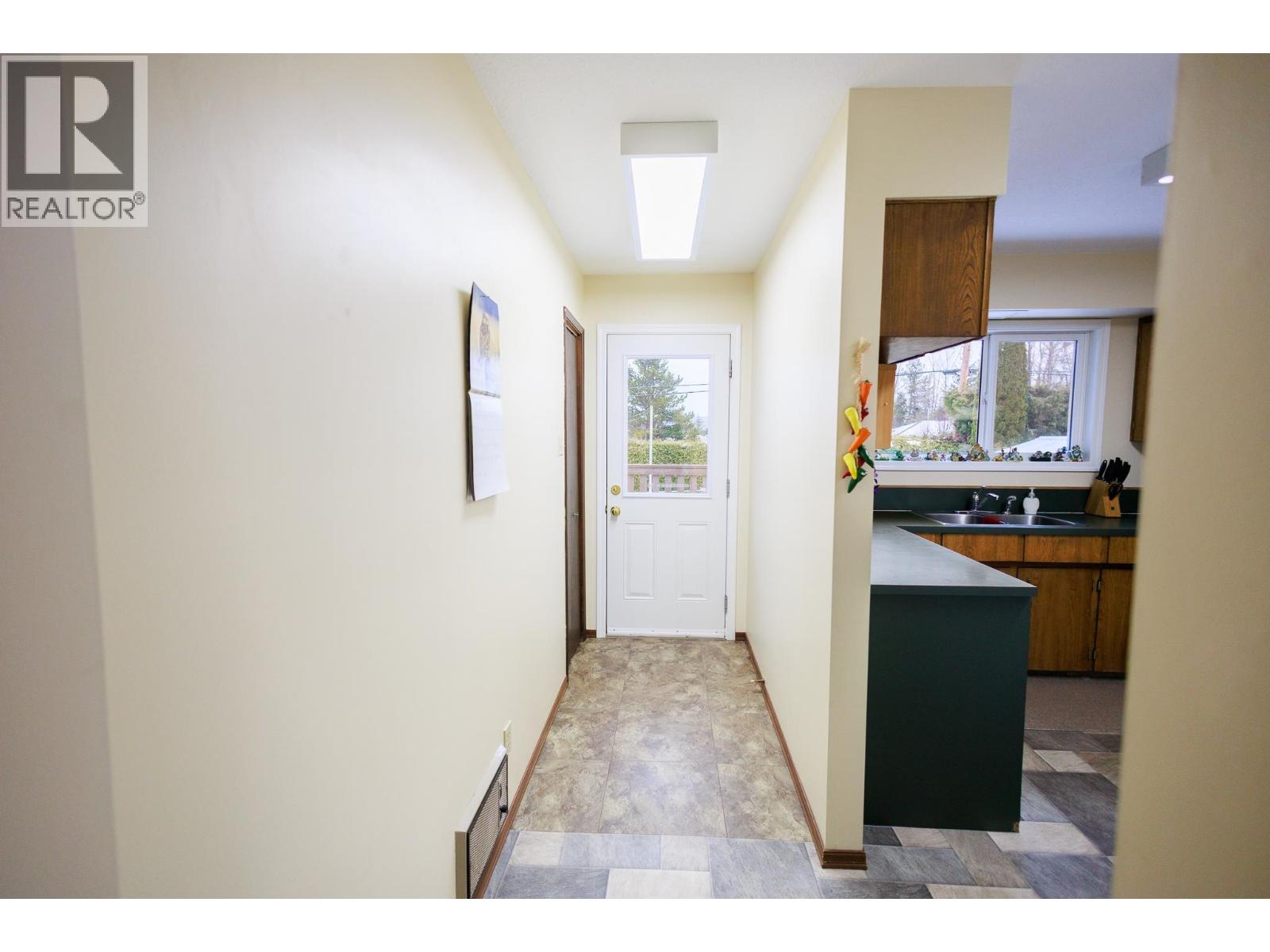 3627 COTTONWOOD Crescent, Terrace