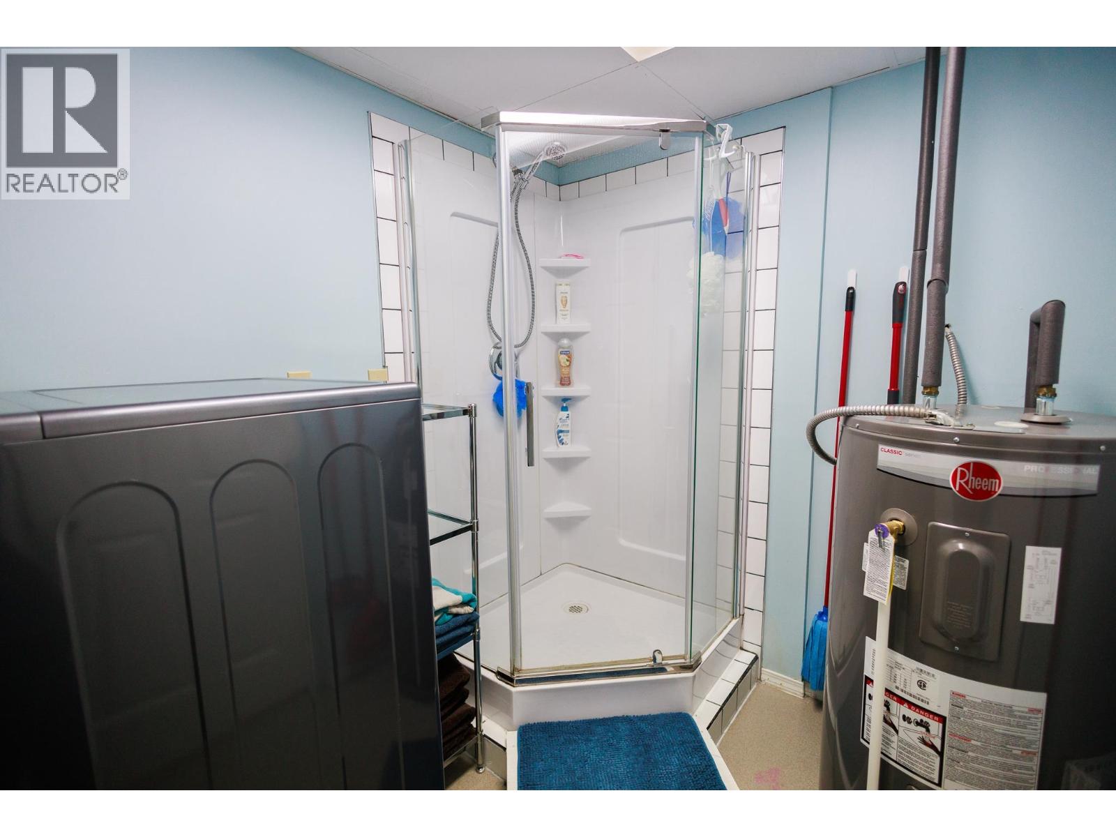 3627 COTTONWOOD Crescent, Terrace