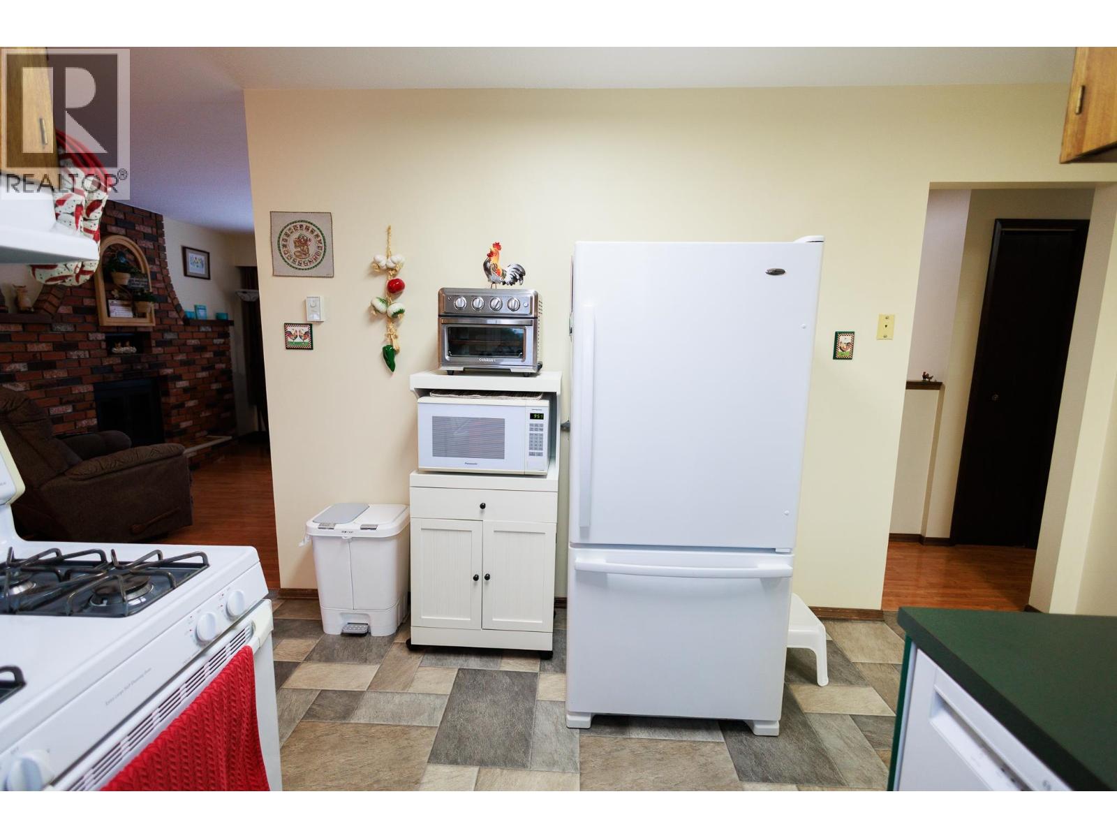 3627 COTTONWOOD Crescent, Terrace