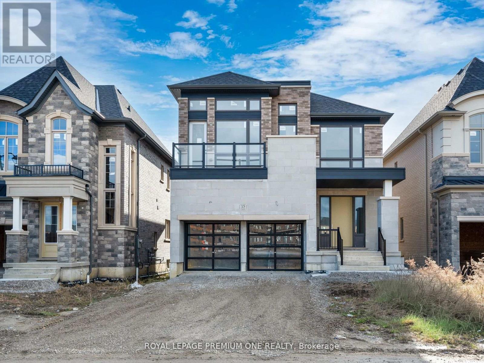 Listing photo of 15 ANTONIETTA CRESCENT
