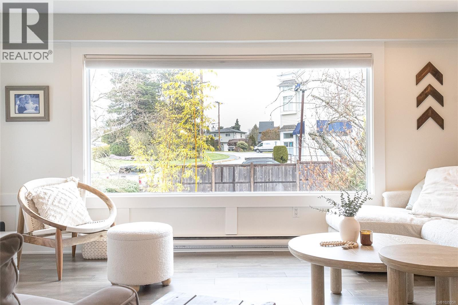  1911 Lisnoe Avenue, Central Saanich