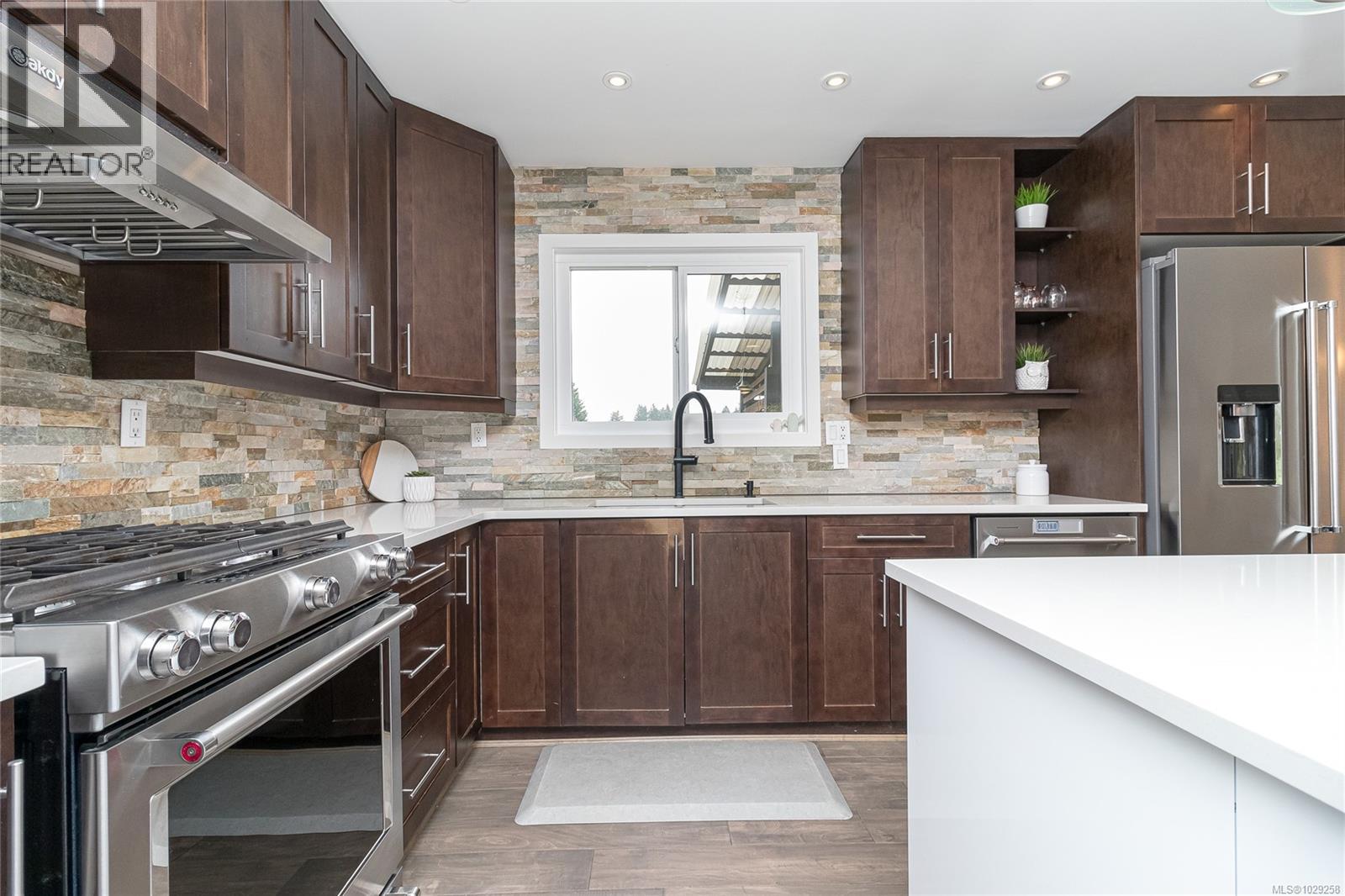  1911 Lisnoe Avenue, Central Saanich