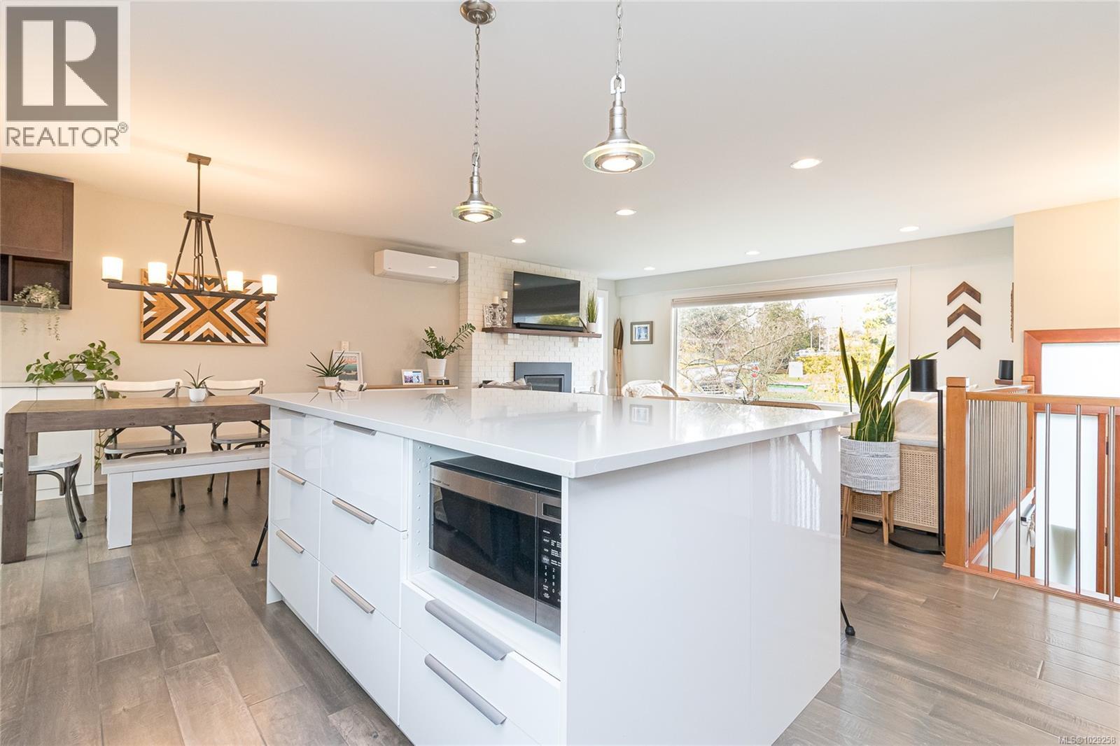  1911 Lisnoe Avenue, Central Saanich