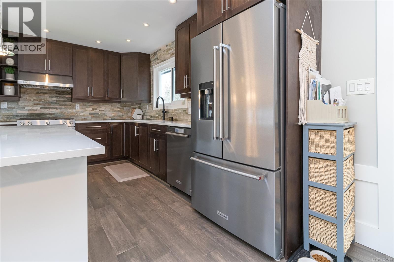  1911 Lisnoe Avenue, Central Saanich