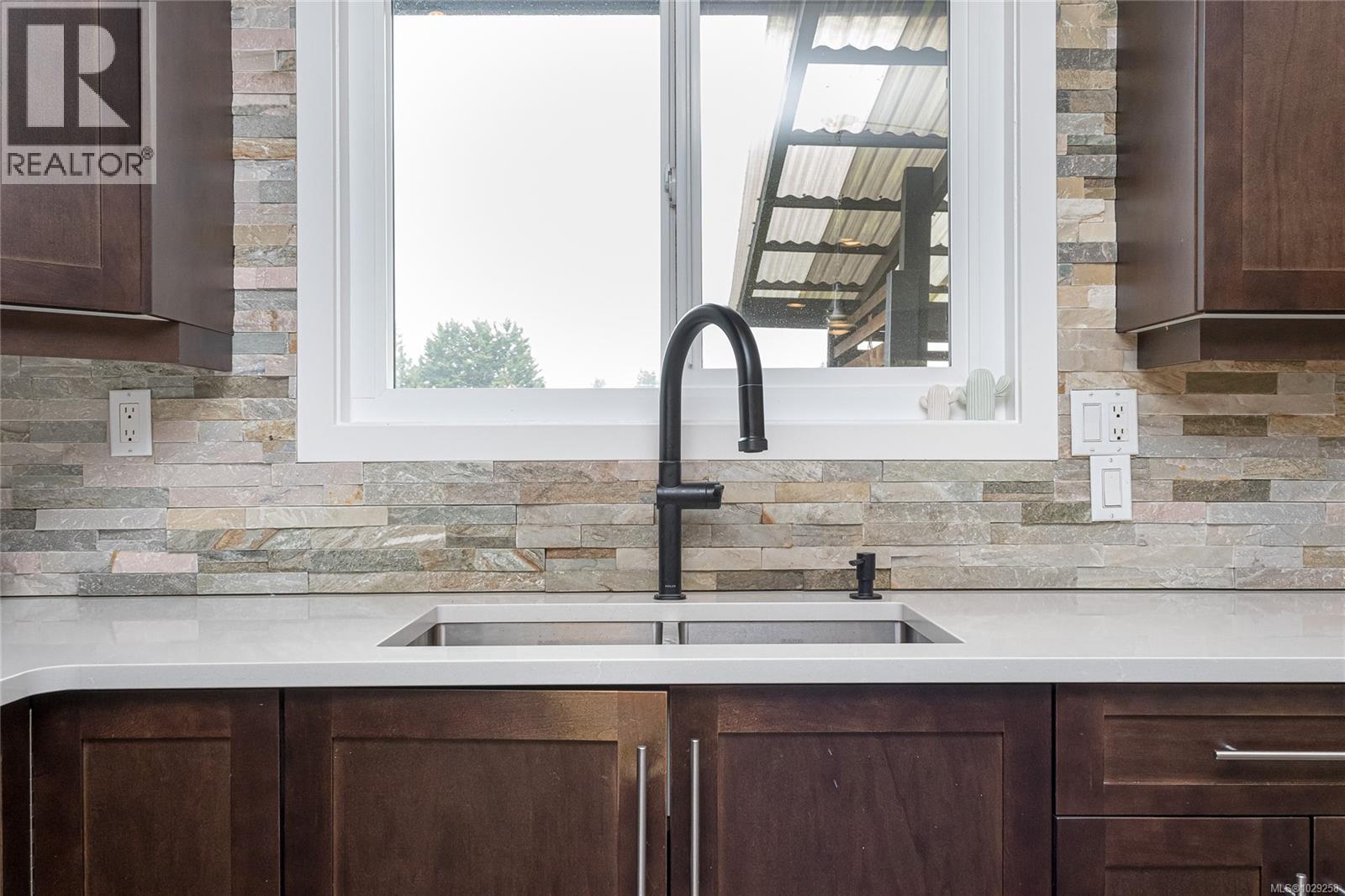  1911 Lisnoe Avenue, Central Saanich