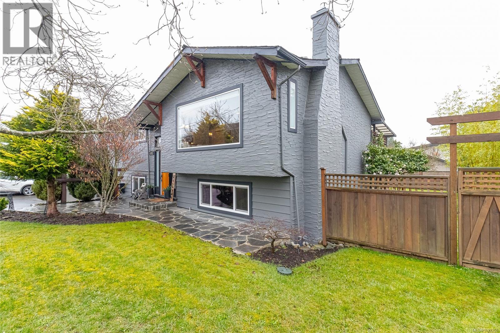  1911 Lisnoe Avenue, Central Saanich