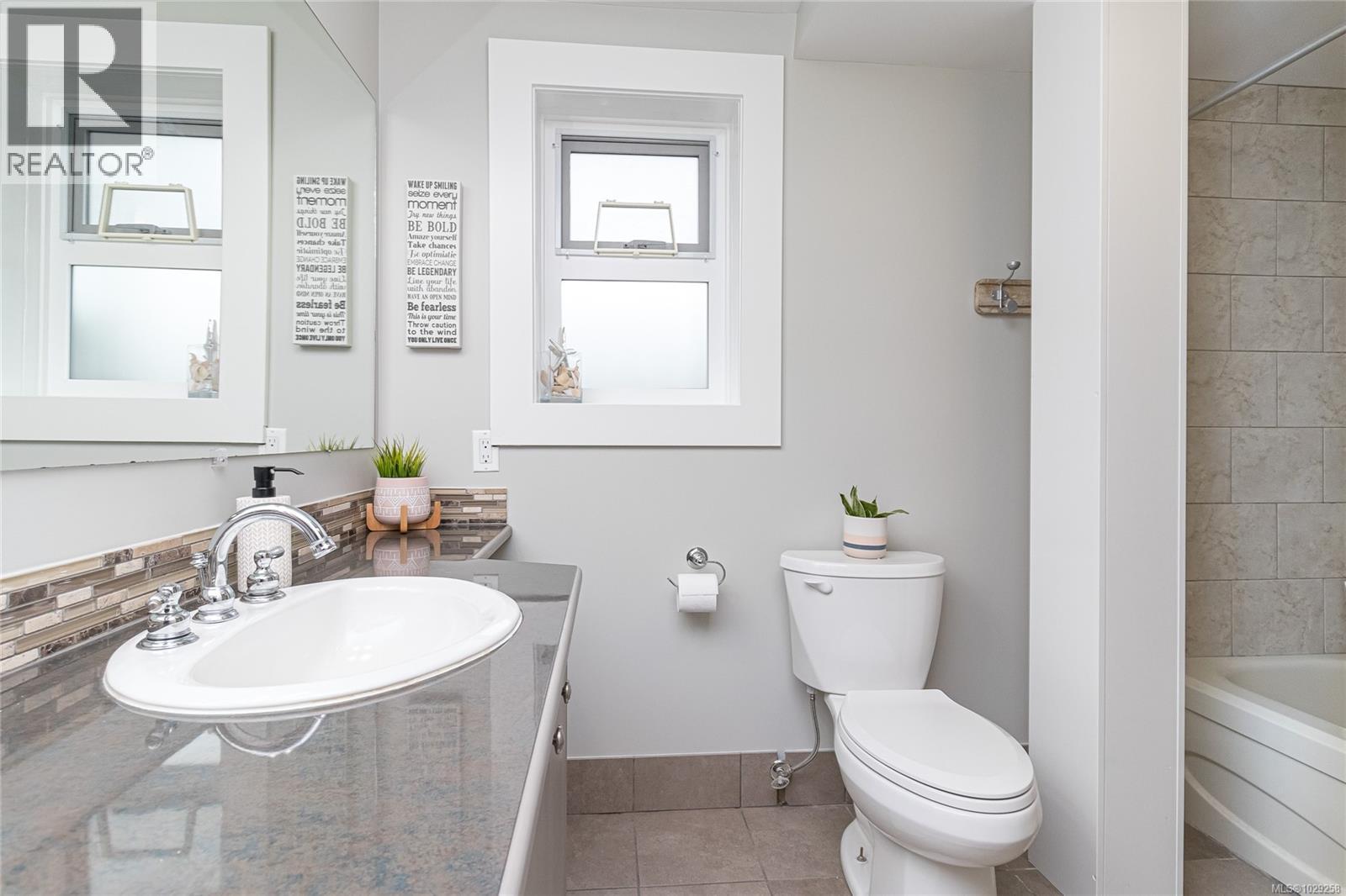  1911 Lisnoe Avenue, Central Saanich