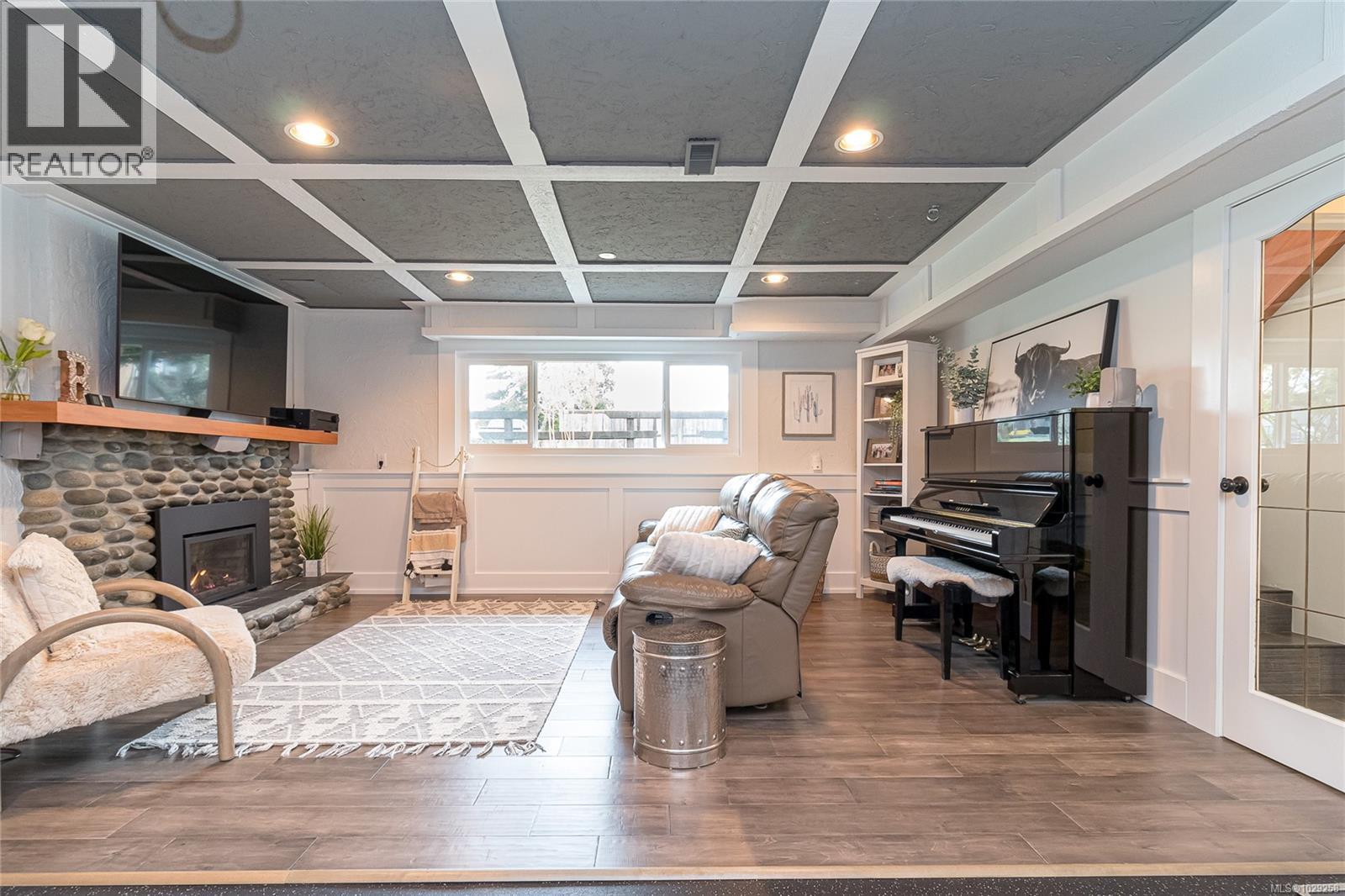  1911 Lisnoe Avenue, Central Saanich