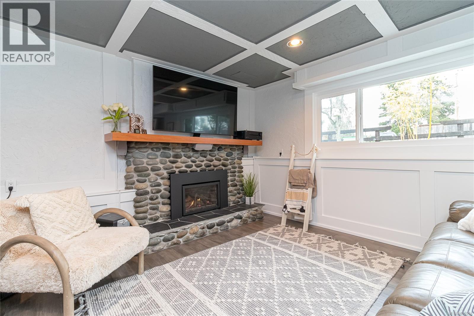  1911 Lisnoe Avenue, Central Saanich