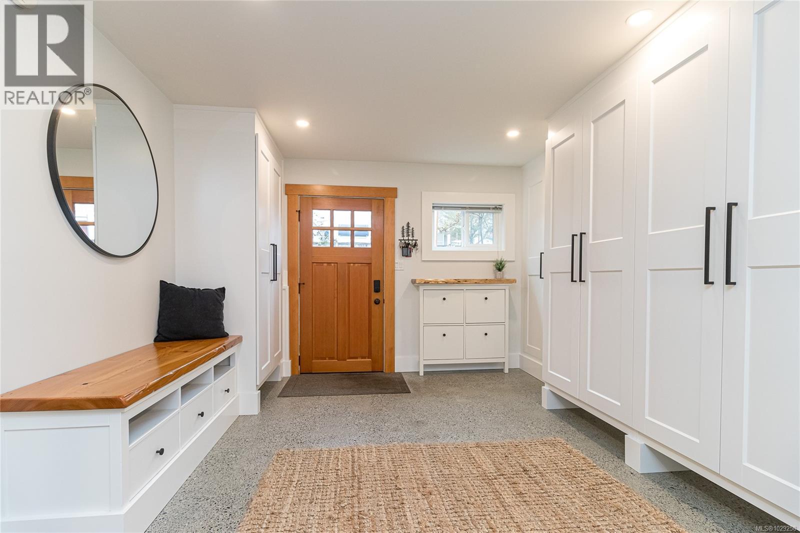  1911 Lisnoe Avenue, Central Saanich