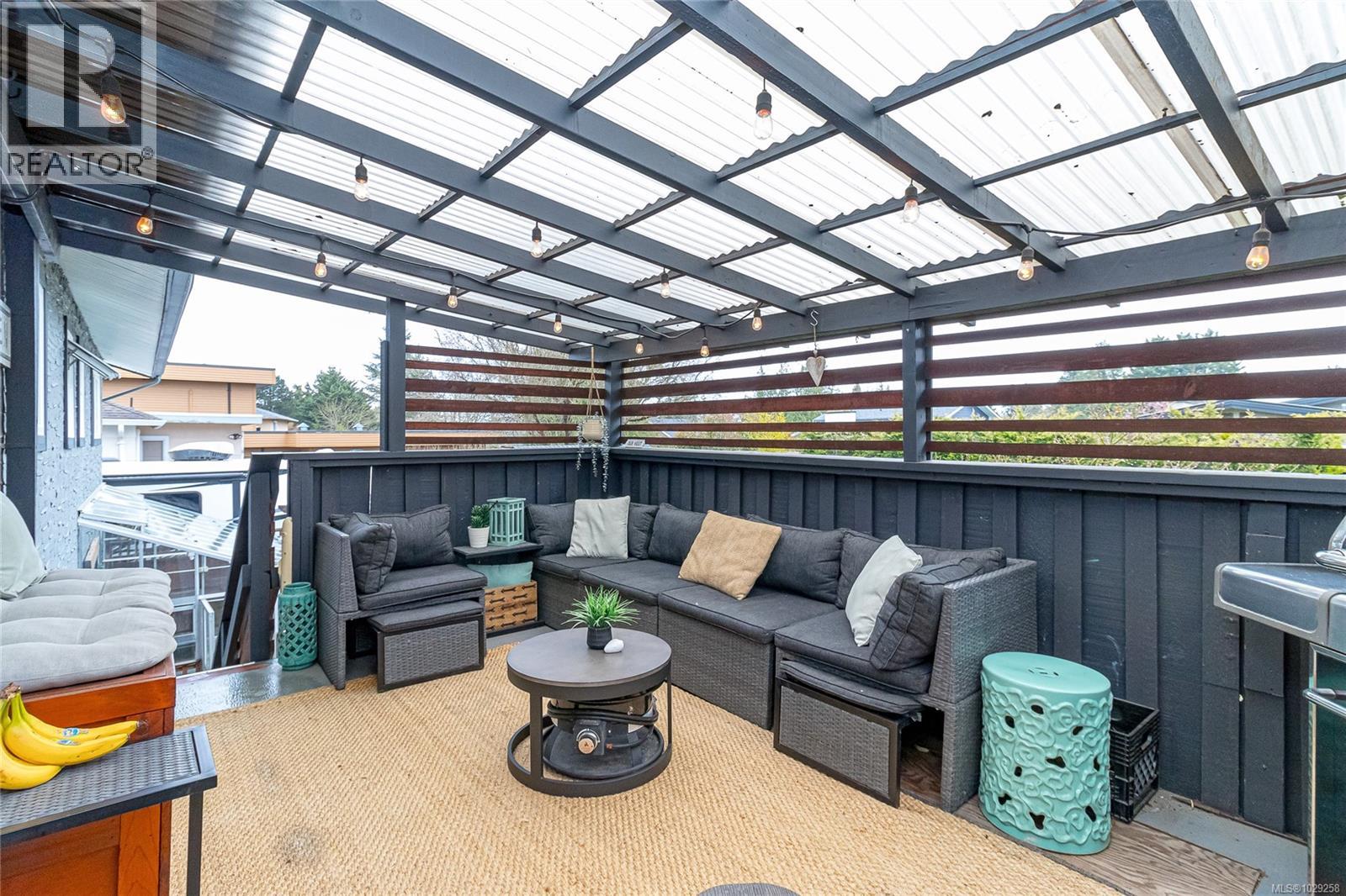  1911 Lisnoe Avenue, Central Saanich