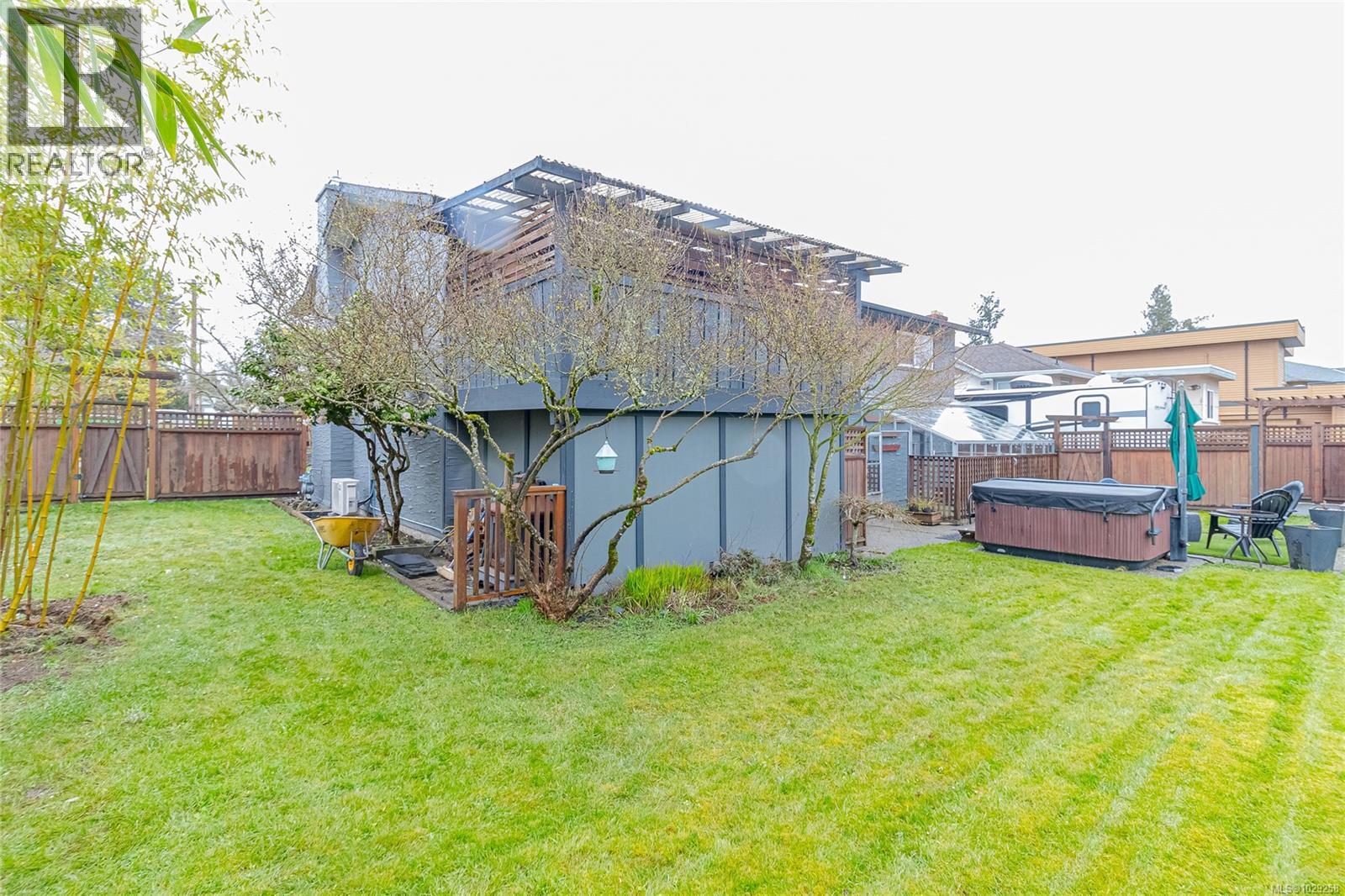  1911 Lisnoe Avenue, Central Saanich