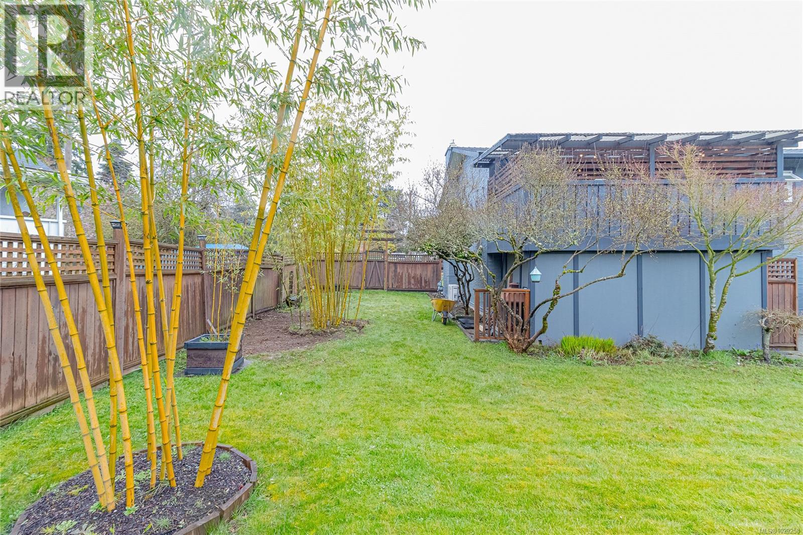  1911 Lisnoe Avenue, Central Saanich