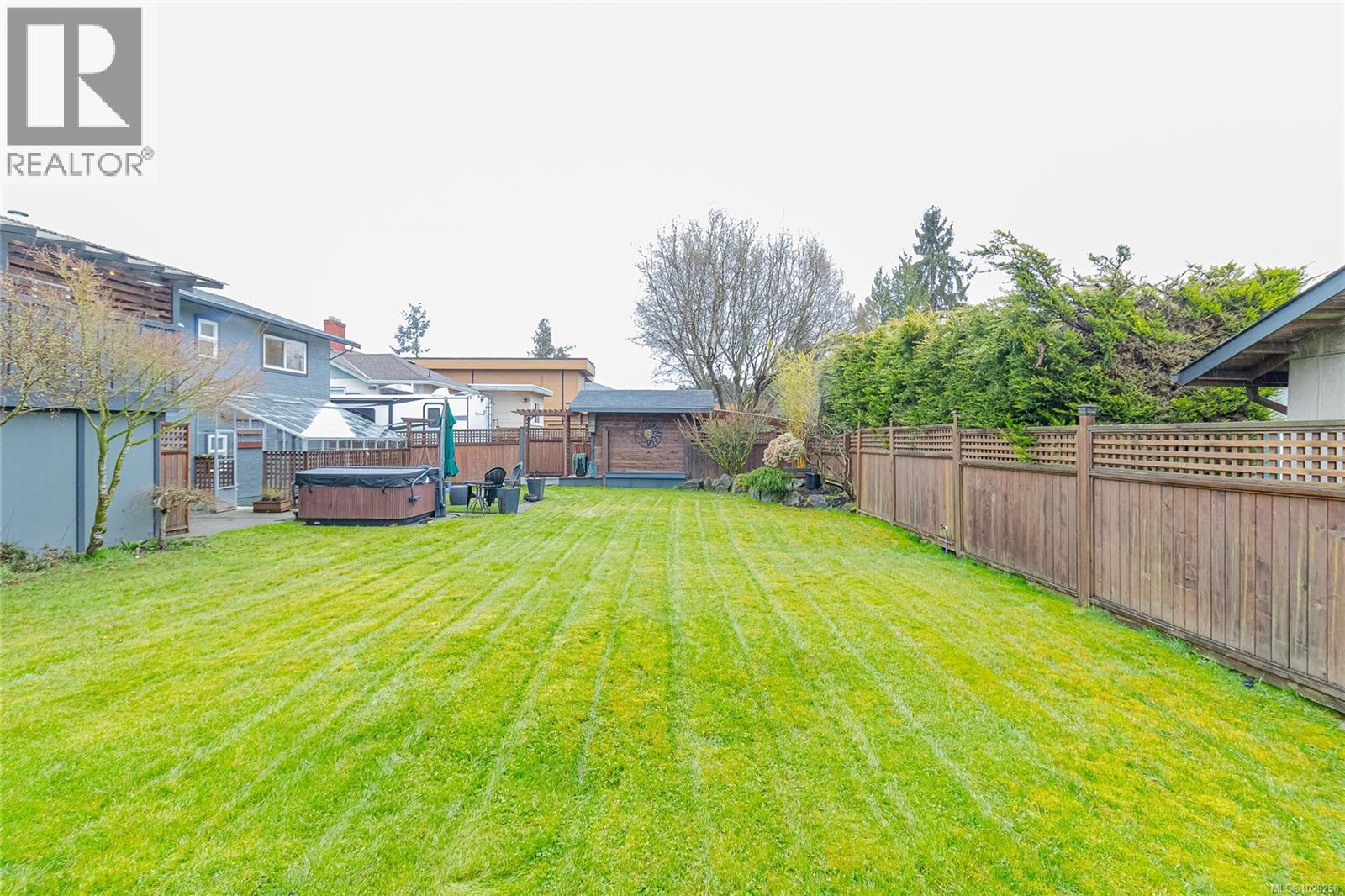  1911 Lisnoe Avenue, Central Saanich