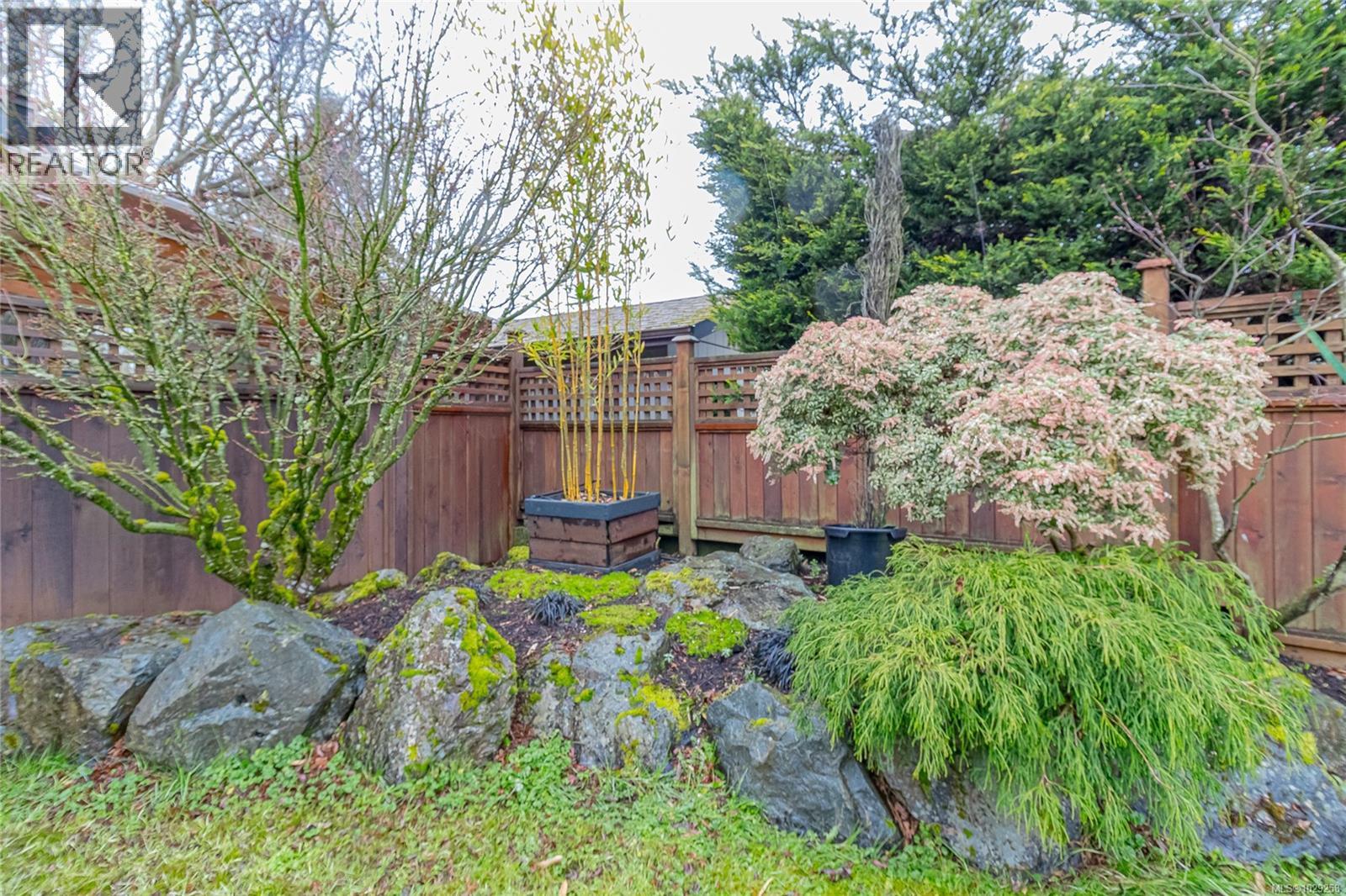 1911 Lisnoe Avenue, Central Saanich