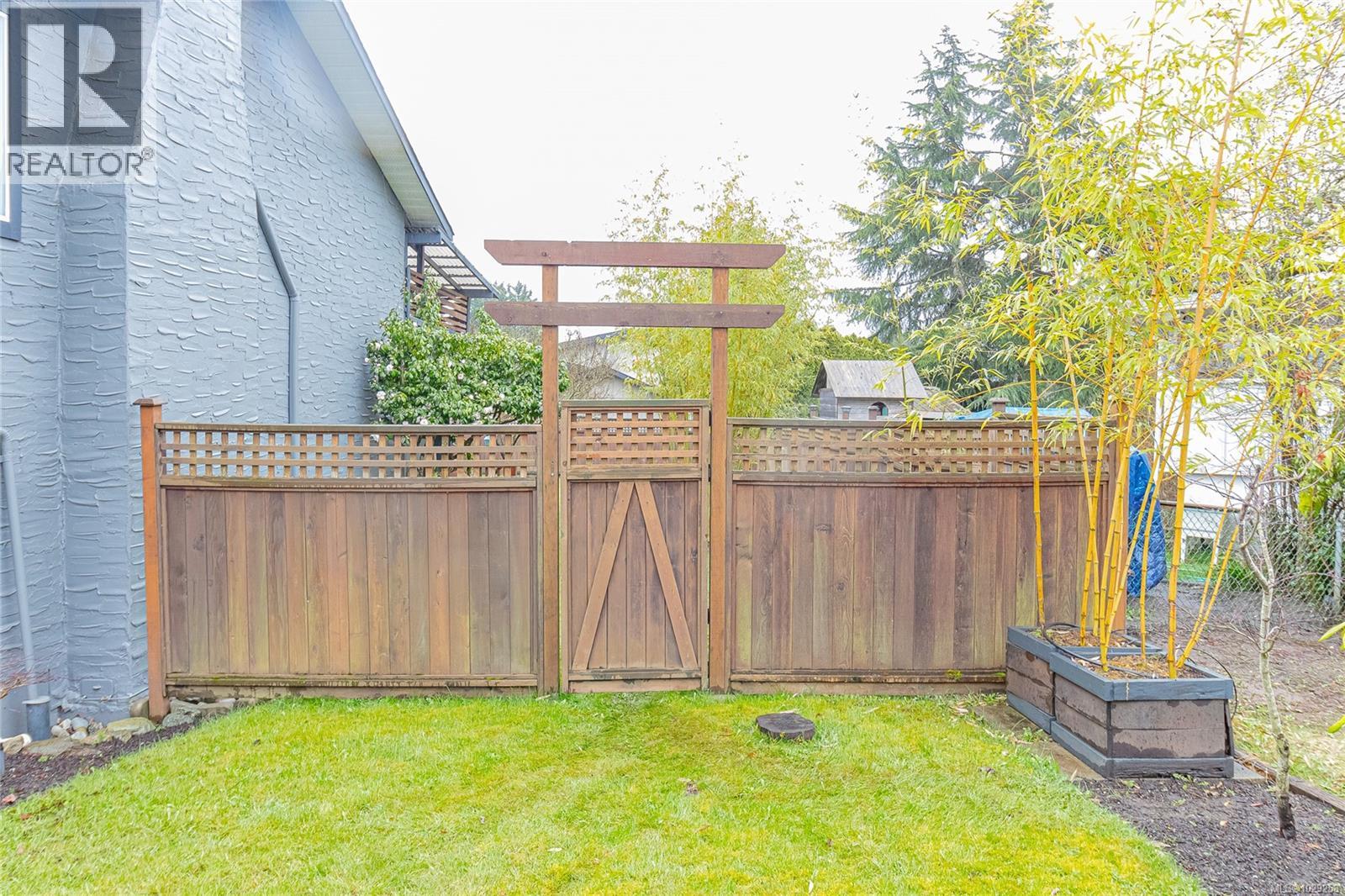  1911 Lisnoe Avenue, Central Saanich