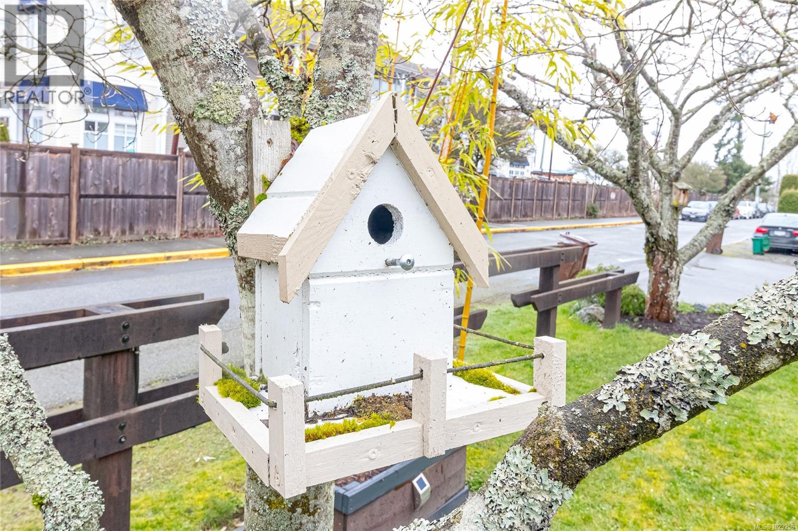  1911 Lisnoe Avenue, Central Saanich